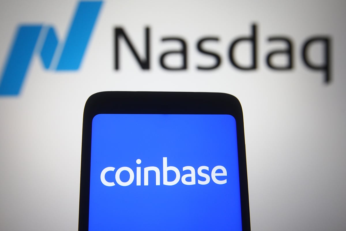 Coinbase (COIN) Stock: Drops 7% Following Customer Data Breach & SEC User Count Investigation